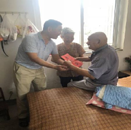 best365官网下载_谁有365比分链接_365直播是什么退役军人事务局慰问四褐山街道.jpg